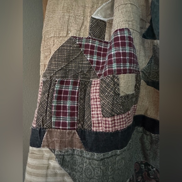 Vintage Fishing Cabin Cotton Quilt | Double or Queen Size | 82” x 82” - Picture 11 of 16